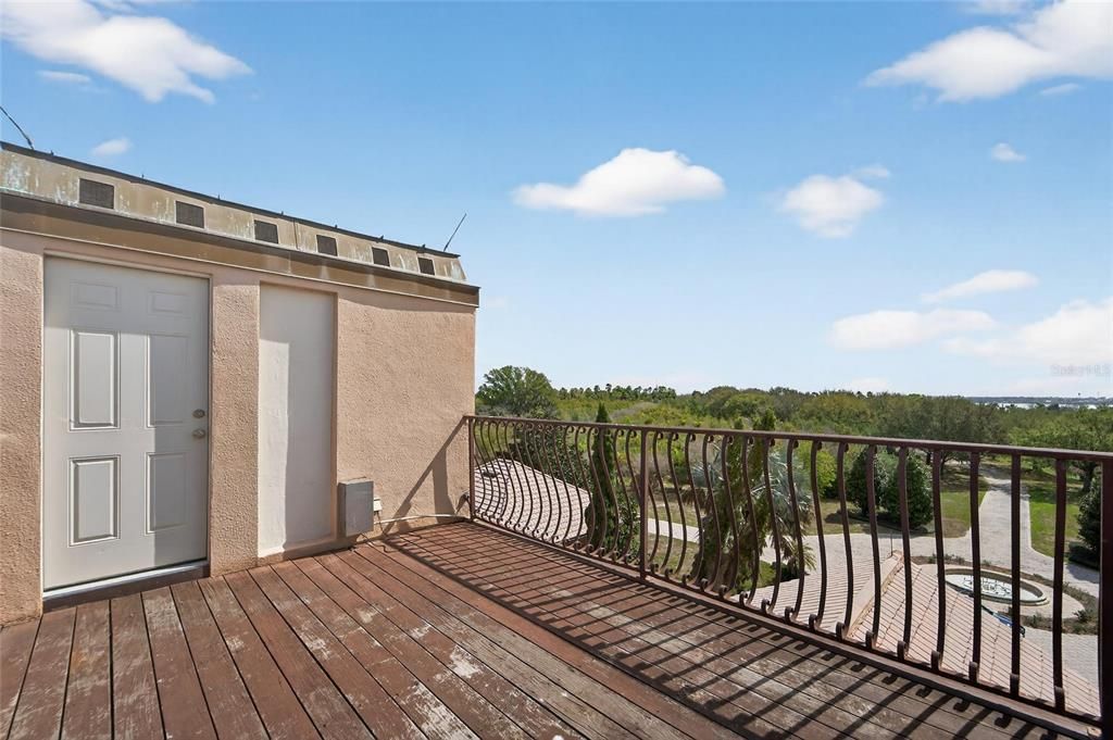 For Sale: $3,900,000 (7 beds, 8 baths, 9222 Square Feet)