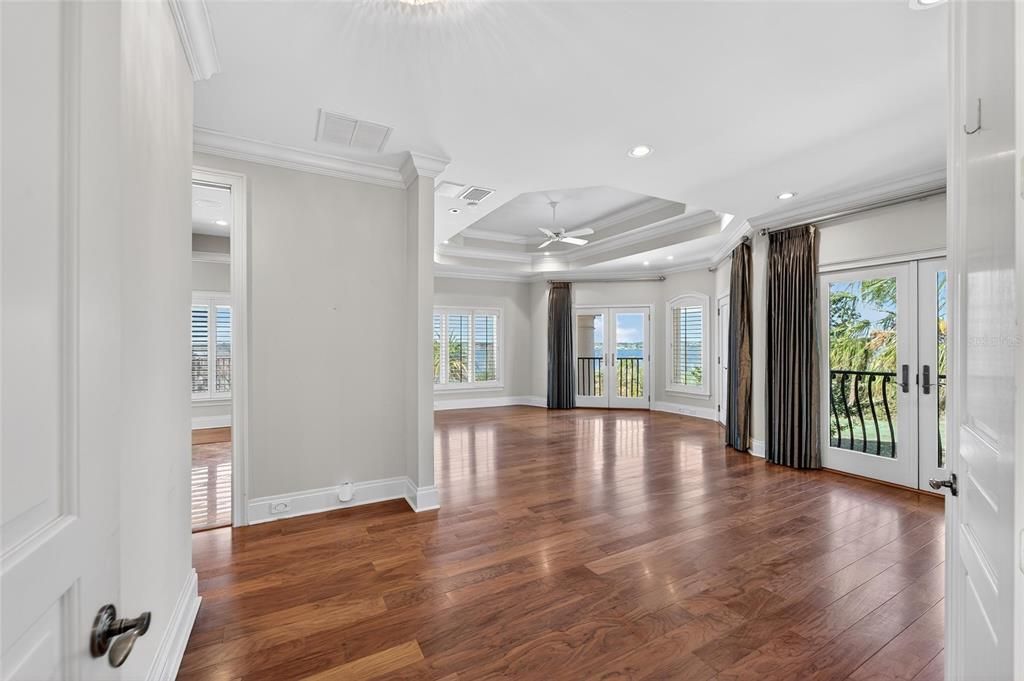 For Sale: $3,900,000 (7 beds, 8 baths, 9222 Square Feet)