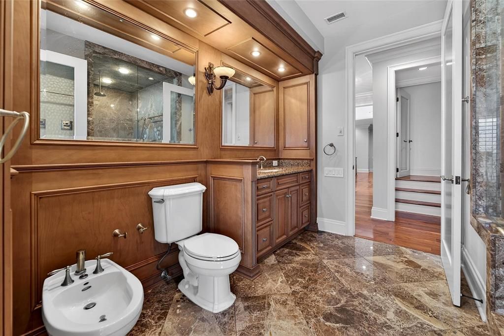 For Sale: $3,900,000 (7 beds, 8 baths, 9222 Square Feet)