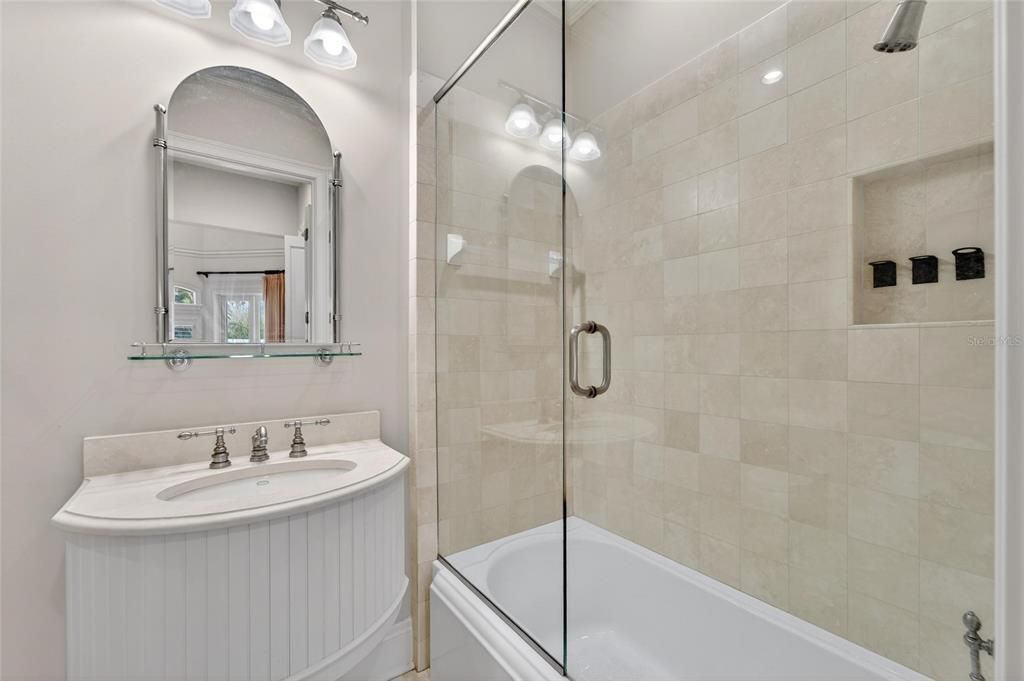 For Sale: $3,900,000 (7 beds, 8 baths, 9222 Square Feet)