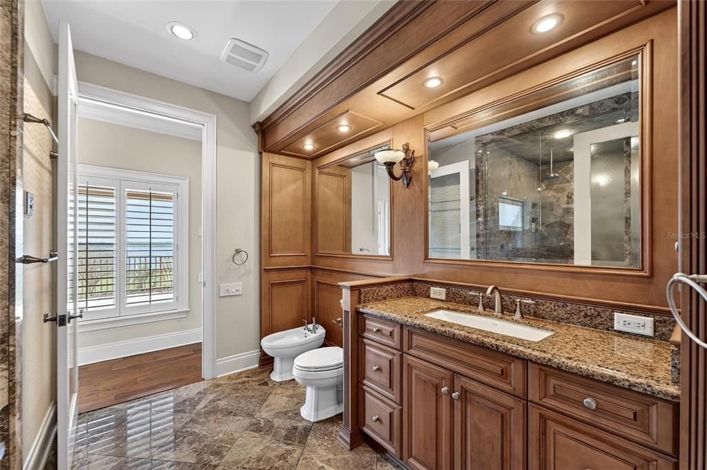 For Sale: $3,900,000 (7 beds, 8 baths, 9222 Square Feet)