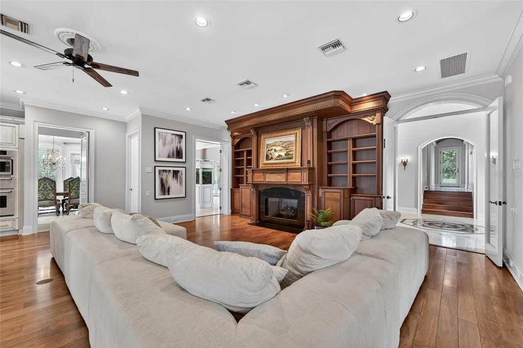 For Sale: $3,900,000 (7 beds, 8 baths, 9222 Square Feet)