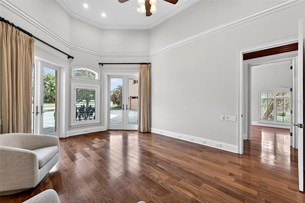For Sale: $3,900,000 (7 beds, 8 baths, 9222 Square Feet)