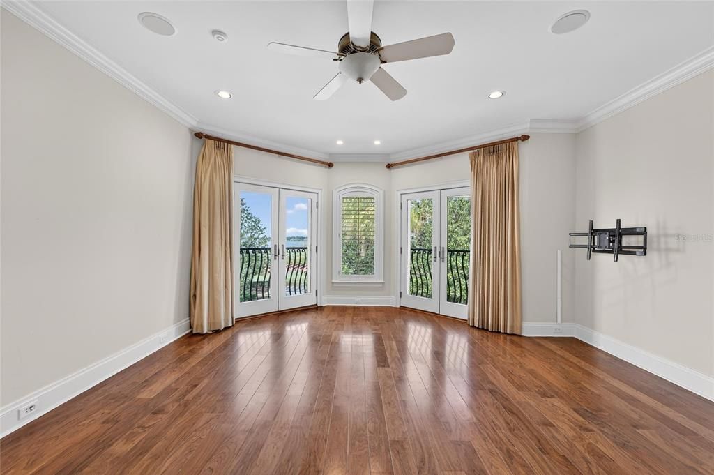 For Sale: $3,900,000 (7 beds, 8 baths, 9222 Square Feet)