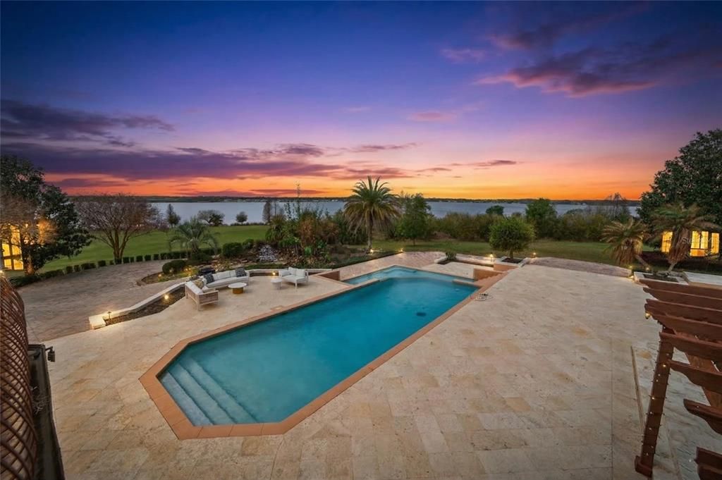 For Sale: $3,900,000 (7 beds, 8 baths, 9222 Square Feet)