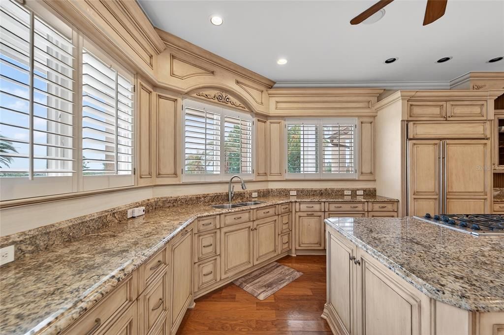 For Sale: $3,900,000 (7 beds, 8 baths, 9222 Square Feet)