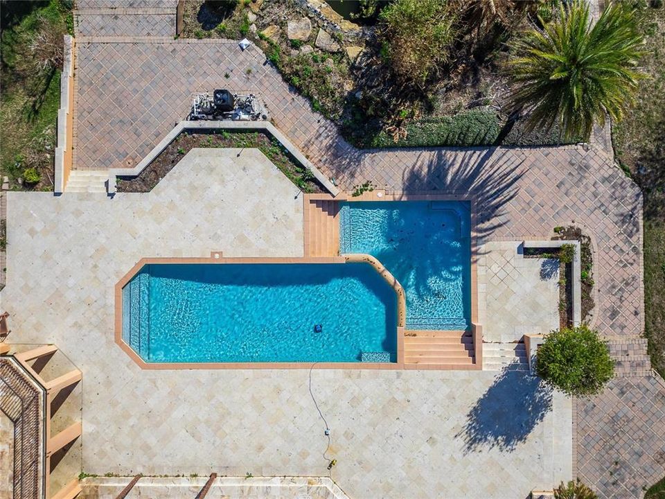 For Sale: $3,900,000 (7 beds, 8 baths, 9222 Square Feet)