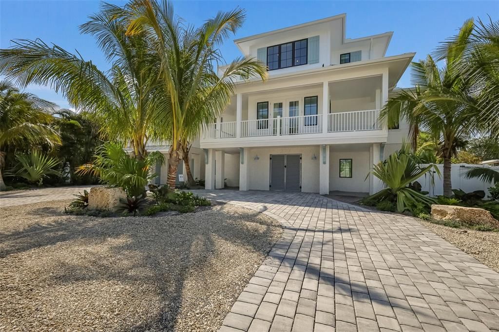 For Sale: $3,400,000 (4 beds, 4 baths, 3274 Square Feet)