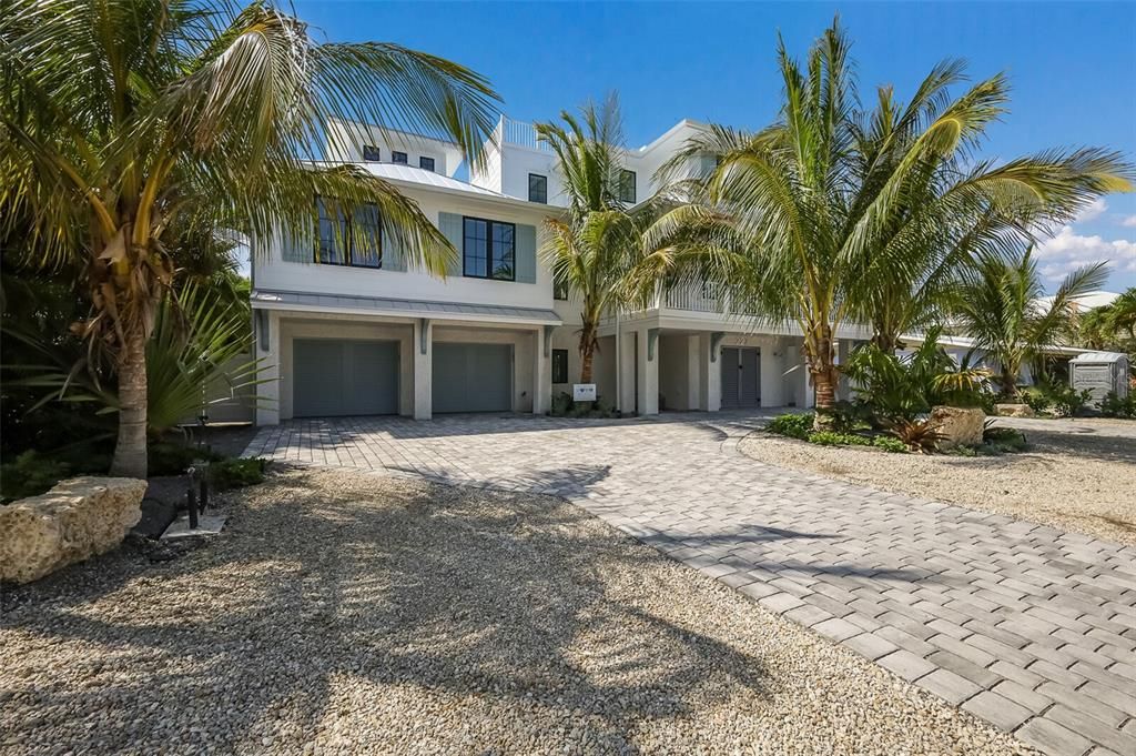 For Sale: $3,400,000 (4 beds, 4 baths, 3274 Square Feet)