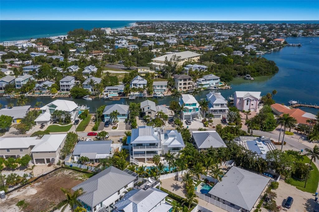 For Sale: $3,400,000 (4 beds, 4 baths, 3274 Square Feet)