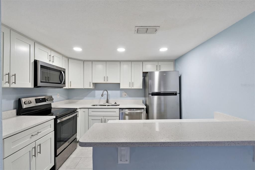 Active With Contract: $180,000 (3 beds, 2 baths, 1187 Square Feet)