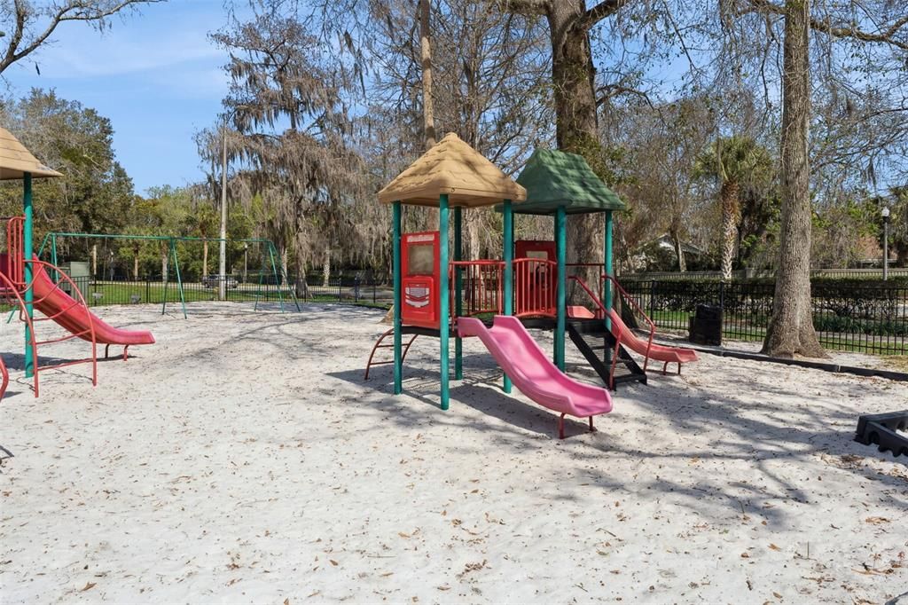 Active With Contract: $180,000 (3 beds, 2 baths, 1187 Square Feet)