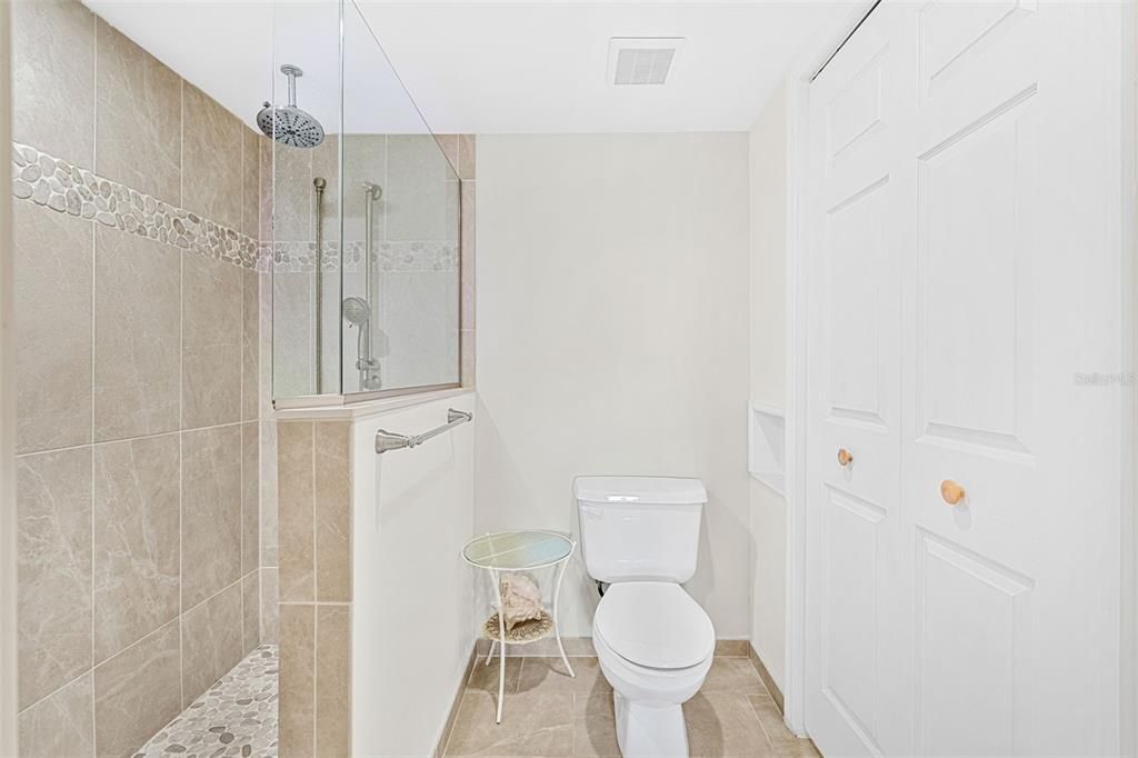 En Venta: $317,000 (2 camas, 2 baños, 1308 Pies cuadrados)