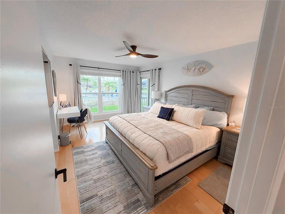 Active With Contract: $316,000 (2 beds, 2 baths, 1096 Square Feet)