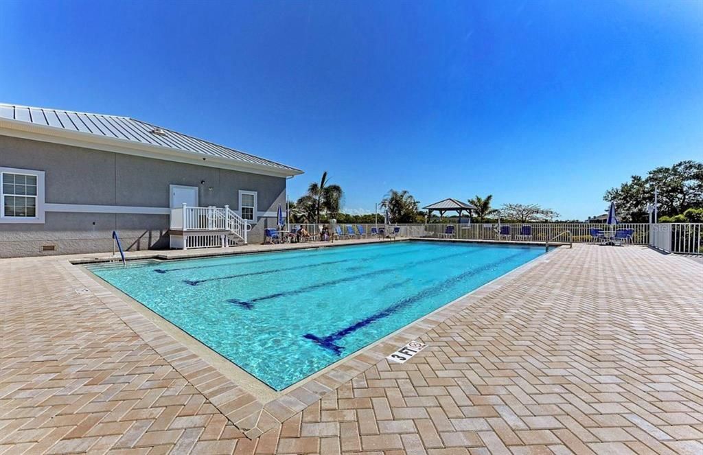 Active With Contract: $316,000 (2 beds, 2 baths, 1096 Square Feet)