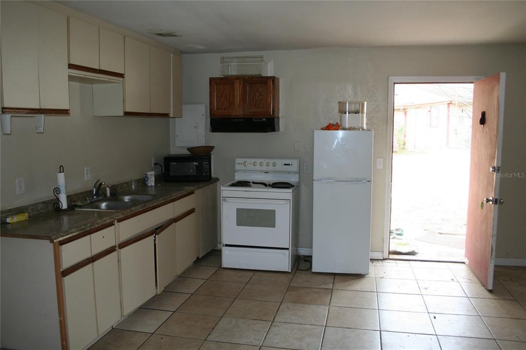 For Sale: $399,900 (0 beds, 0 baths, 4844 Square Feet)