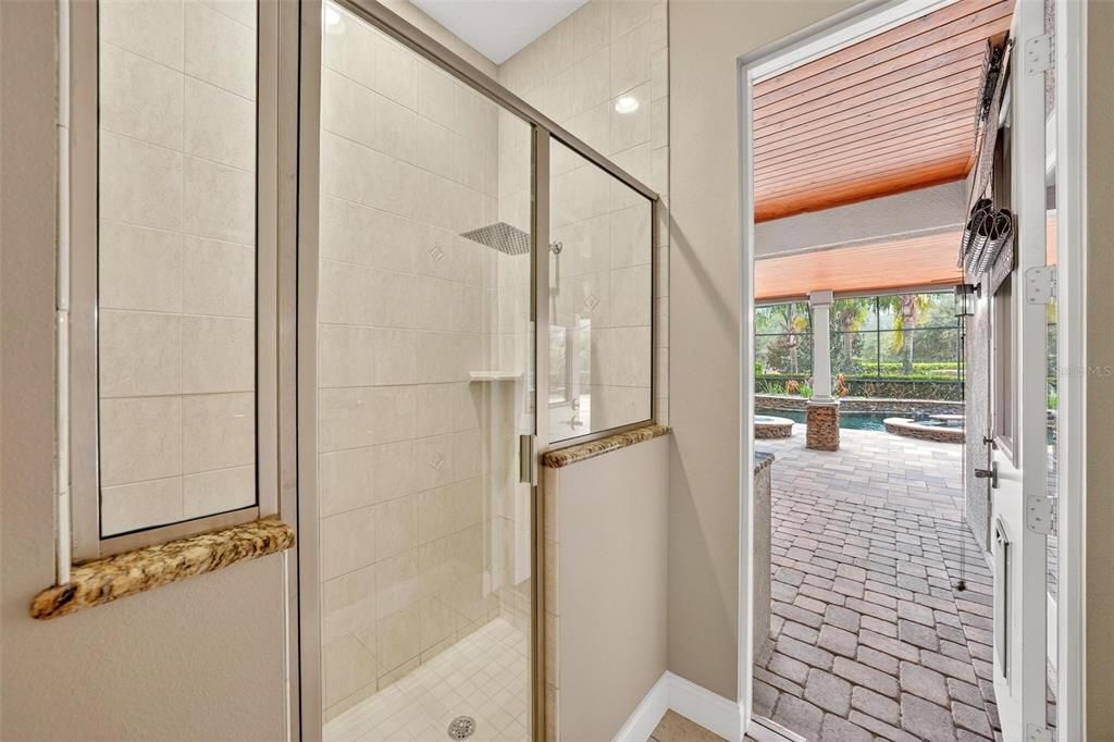 For Sale: $1,050,000 (5 beds, 4 baths, 4279 Square Feet)