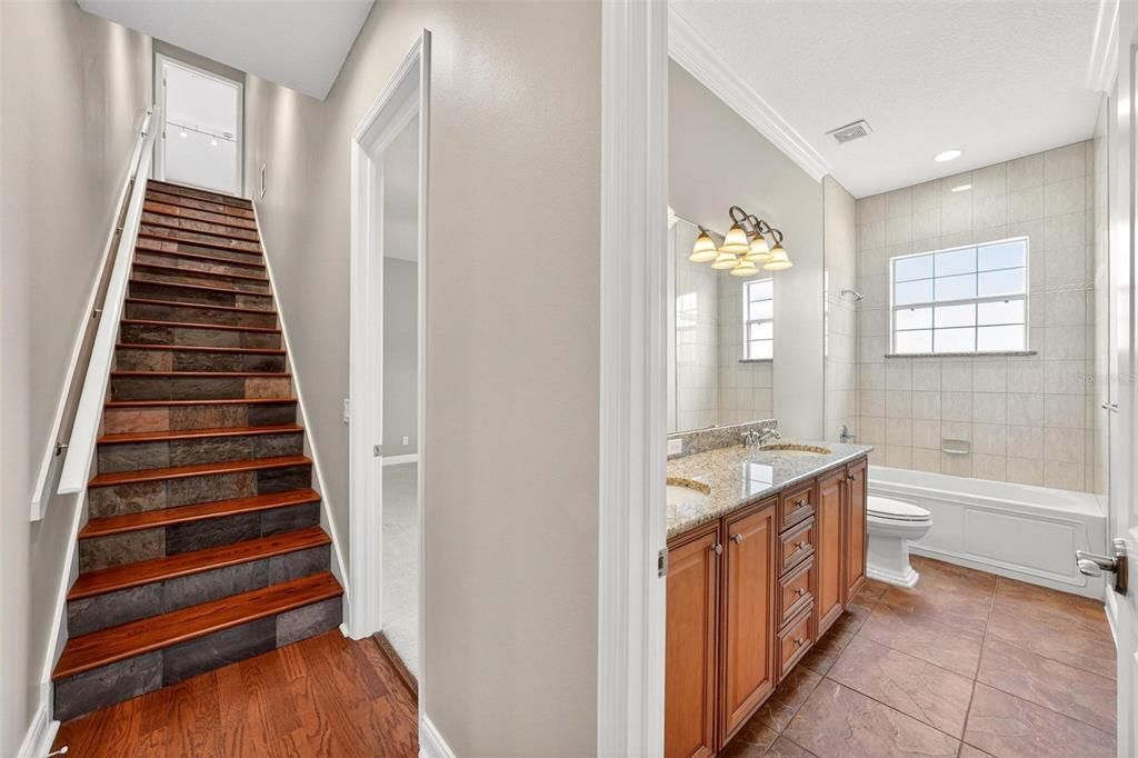 For Sale: $1,050,000 (5 beds, 4 baths, 4279 Square Feet)