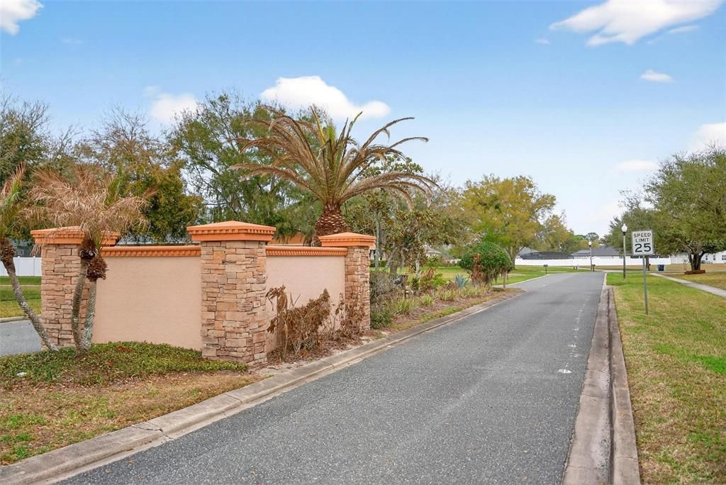 For Sale: $1,050,000 (5 beds, 4 baths, 4279 Square Feet)