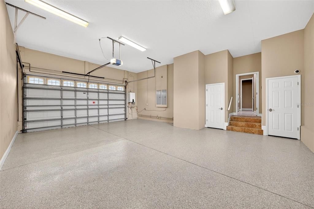 For Sale: $1,050,000 (5 beds, 4 baths, 4279 Square Feet)