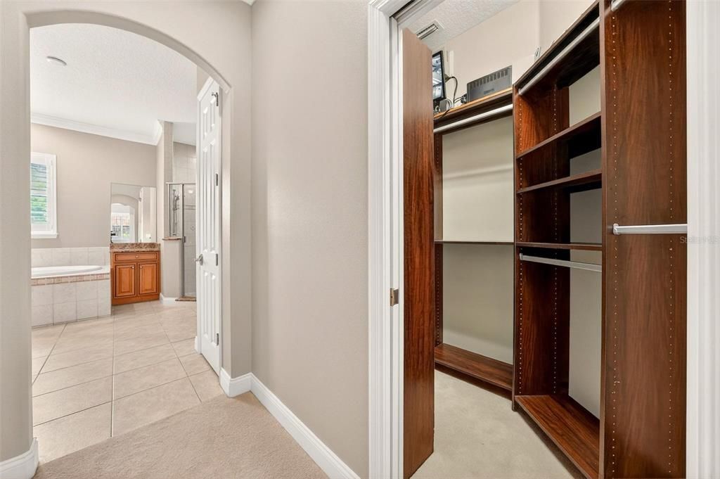 For Sale: $1,050,000 (5 beds, 4 baths, 4279 Square Feet)