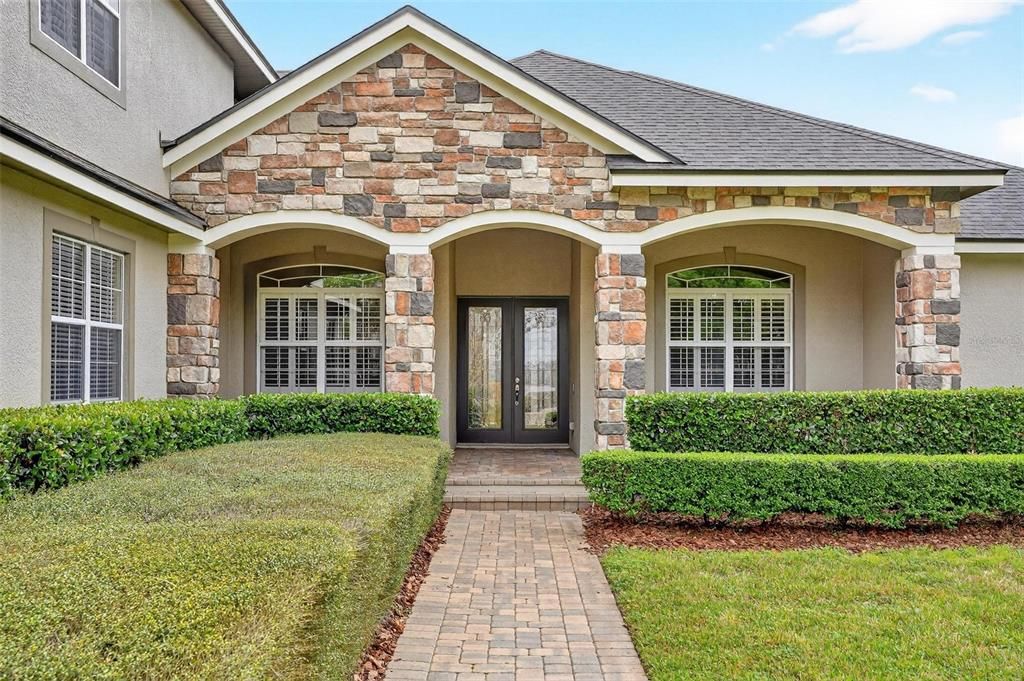 For Sale: $1,050,000 (5 beds, 4 baths, 4279 Square Feet)
