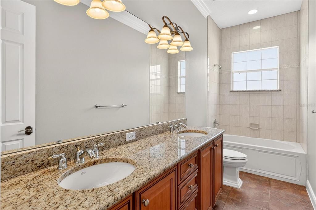 For Sale: $1,050,000 (5 beds, 4 baths, 4279 Square Feet)