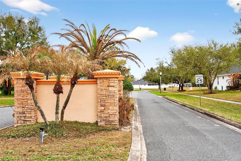 For Sale: $1,050,000 (5 beds, 4 baths, 4279 Square Feet)