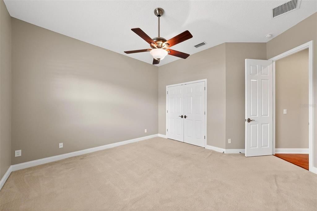 For Sale: $1,050,000 (5 beds, 4 baths, 4279 Square Feet)