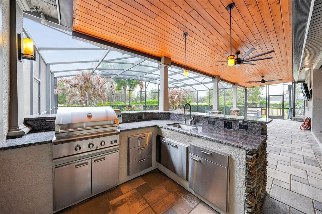 For Sale: $1,050,000 (5 beds, 4 baths, 4279 Square Feet)