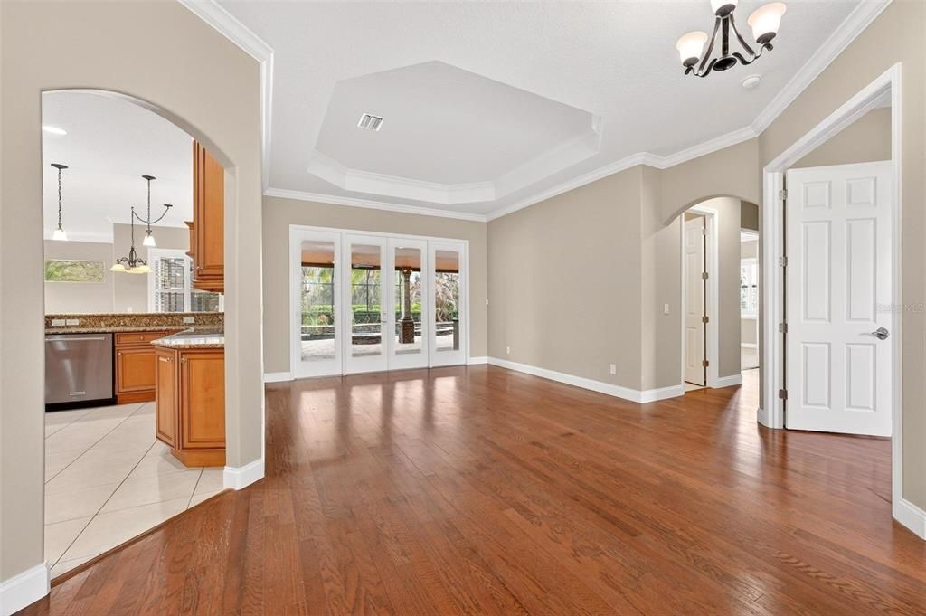 For Sale: $1,050,000 (5 beds, 4 baths, 4279 Square Feet)