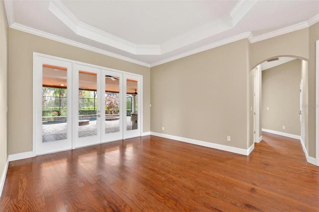 For Sale: $1,050,000 (5 beds, 4 baths, 4279 Square Feet)