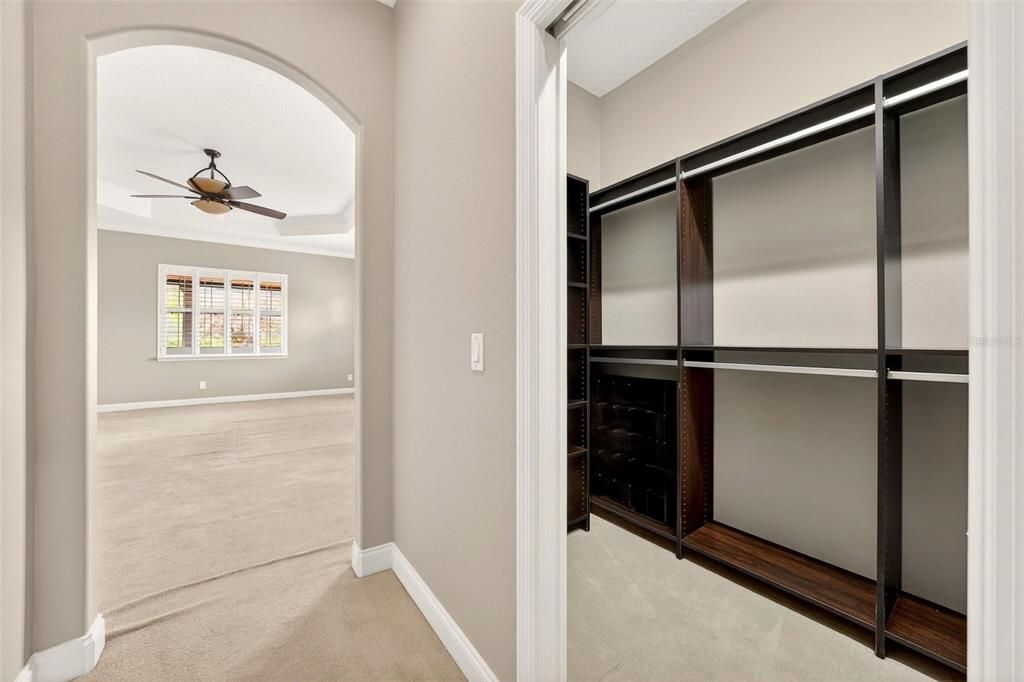 For Sale: $1,050,000 (5 beds, 4 baths, 4279 Square Feet)
