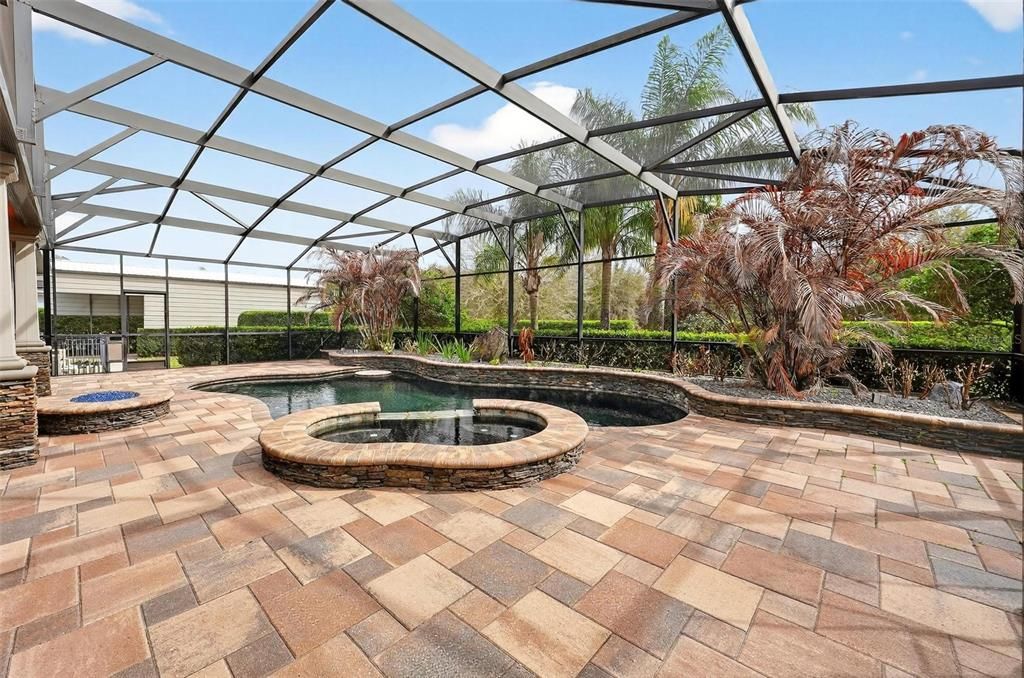 For Sale: $1,050,000 (5 beds, 4 baths, 4279 Square Feet)