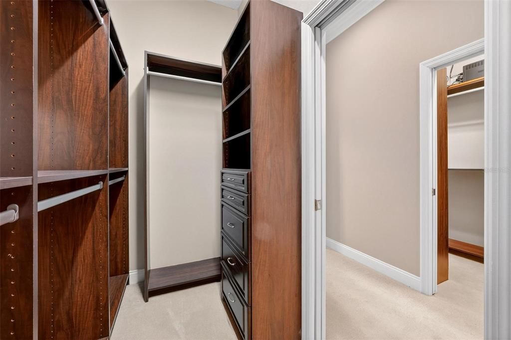 For Sale: $1,050,000 (5 beds, 4 baths, 4279 Square Feet)