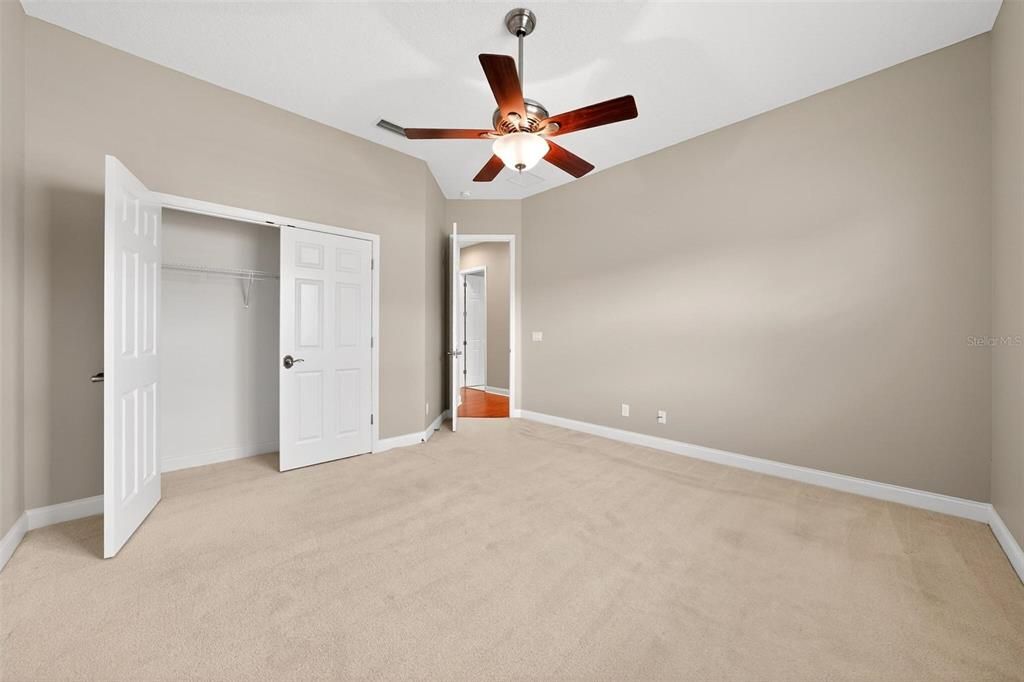 For Sale: $1,050,000 (5 beds, 4 baths, 4279 Square Feet)