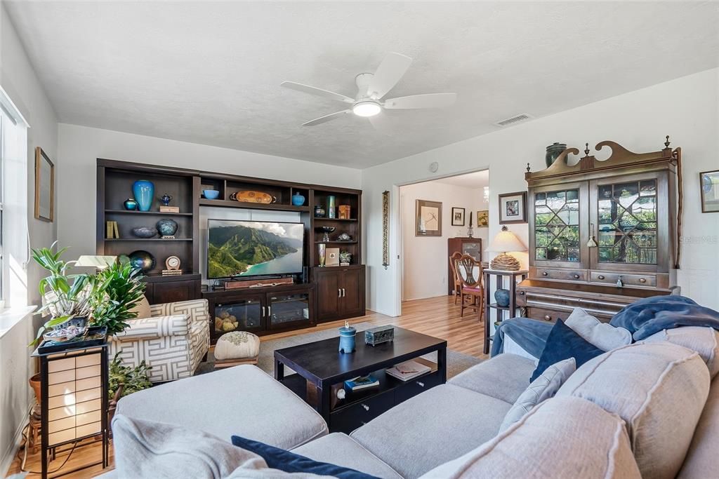 For Sale: $559,000 (3 beds, 2 baths, 2033 Square Feet)