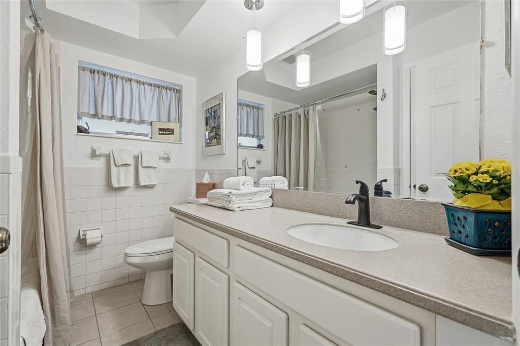 For Sale: $559,000 (3 beds, 2 baths, 2033 Square Feet)