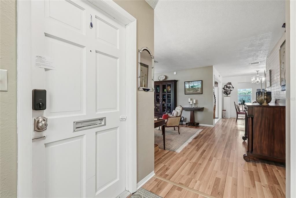 For Sale: $559,000 (3 beds, 2 baths, 2033 Square Feet)