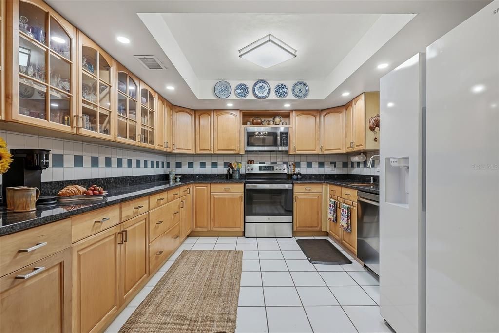For Sale: $559,000 (3 beds, 2 baths, 2033 Square Feet)