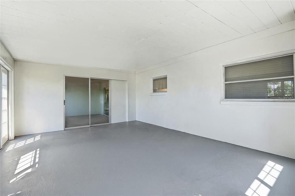 For Sale: $559,000 (3 beds, 2 baths, 2033 Square Feet)
