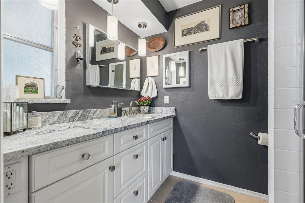 For Sale: $559,000 (3 beds, 2 baths, 2033 Square Feet)