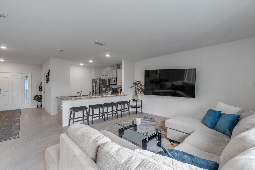 В аренду: $2,150 (3 спален, 2 ванн, 1680 Квадратных фут)