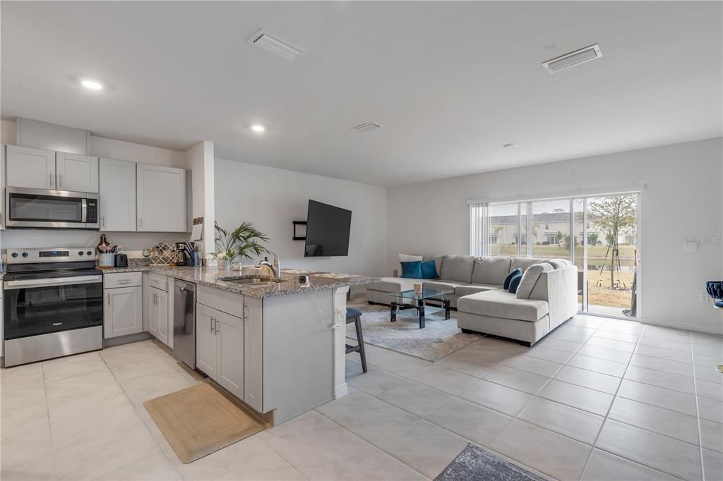 В аренду: $2,150 (3 спален, 2 ванн, 1680 Квадратных фут)