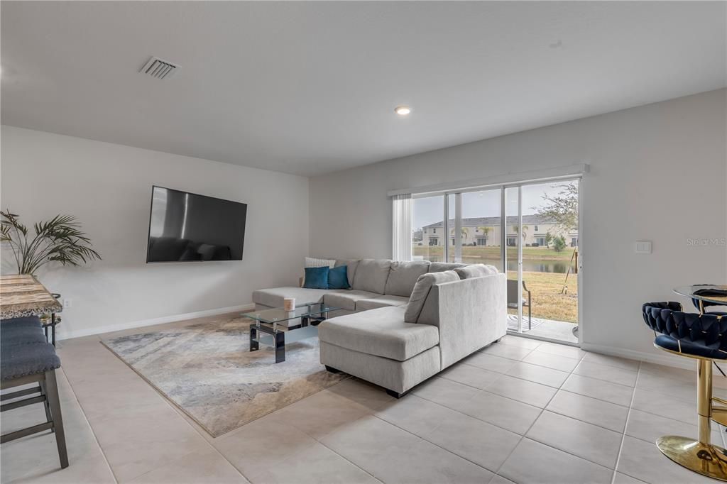 В аренду: $2,150 (3 спален, 2 ванн, 1680 Квадратных фут)