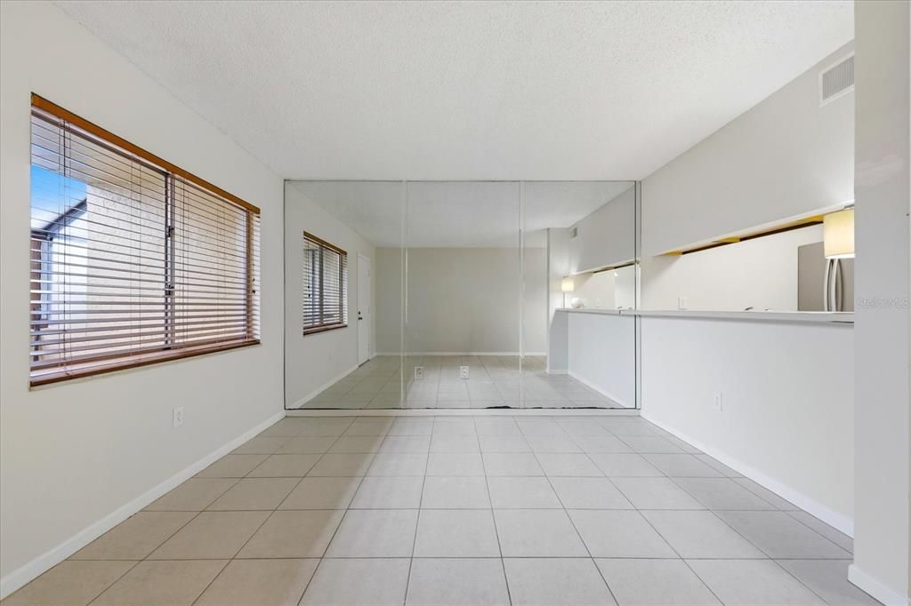 For Sale: $95,000 (1 beds, 1 baths, 580 Square Feet)