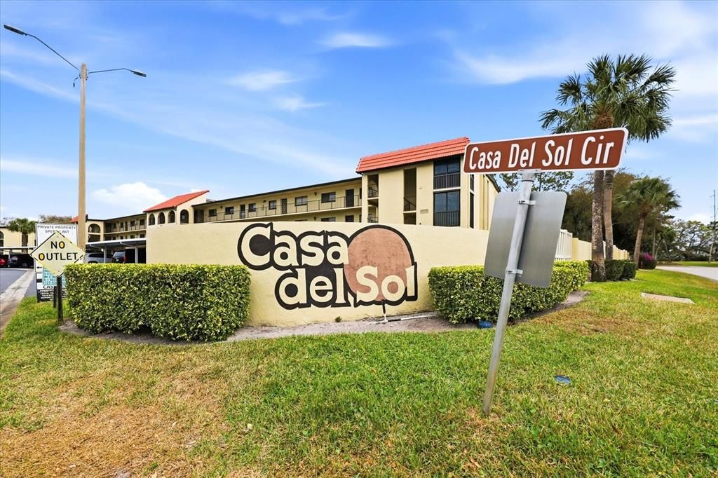 For Sale: $95,000 (1 beds, 1 baths, 580 Square Feet)