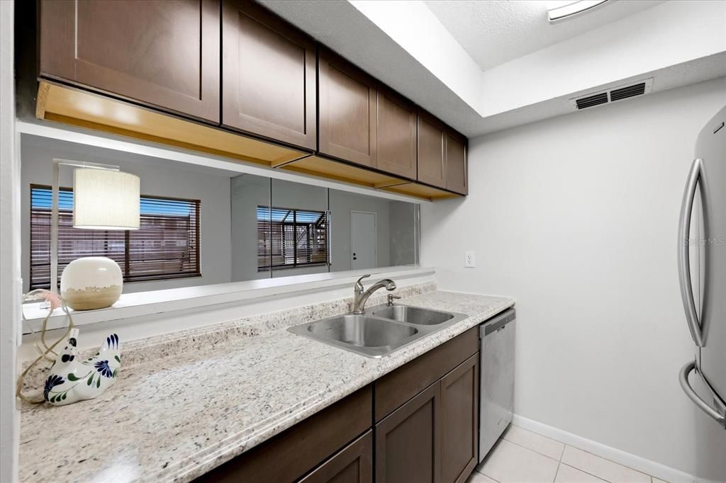 For Sale: $95,000 (1 beds, 1 baths, 580 Square Feet)
