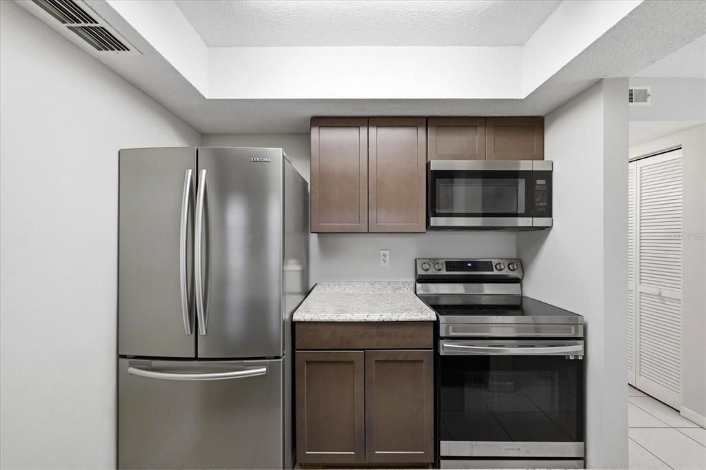 For Sale: $95,000 (1 beds, 1 baths, 580 Square Feet)
