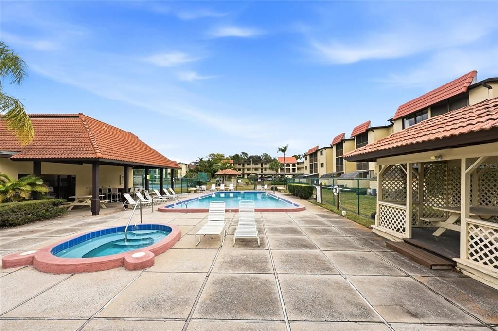 For Sale: $95,000 (1 beds, 1 baths, 580 Square Feet)